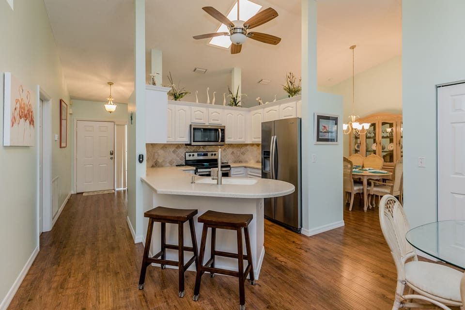 Front Hallway, Kitchen and Dinning Room