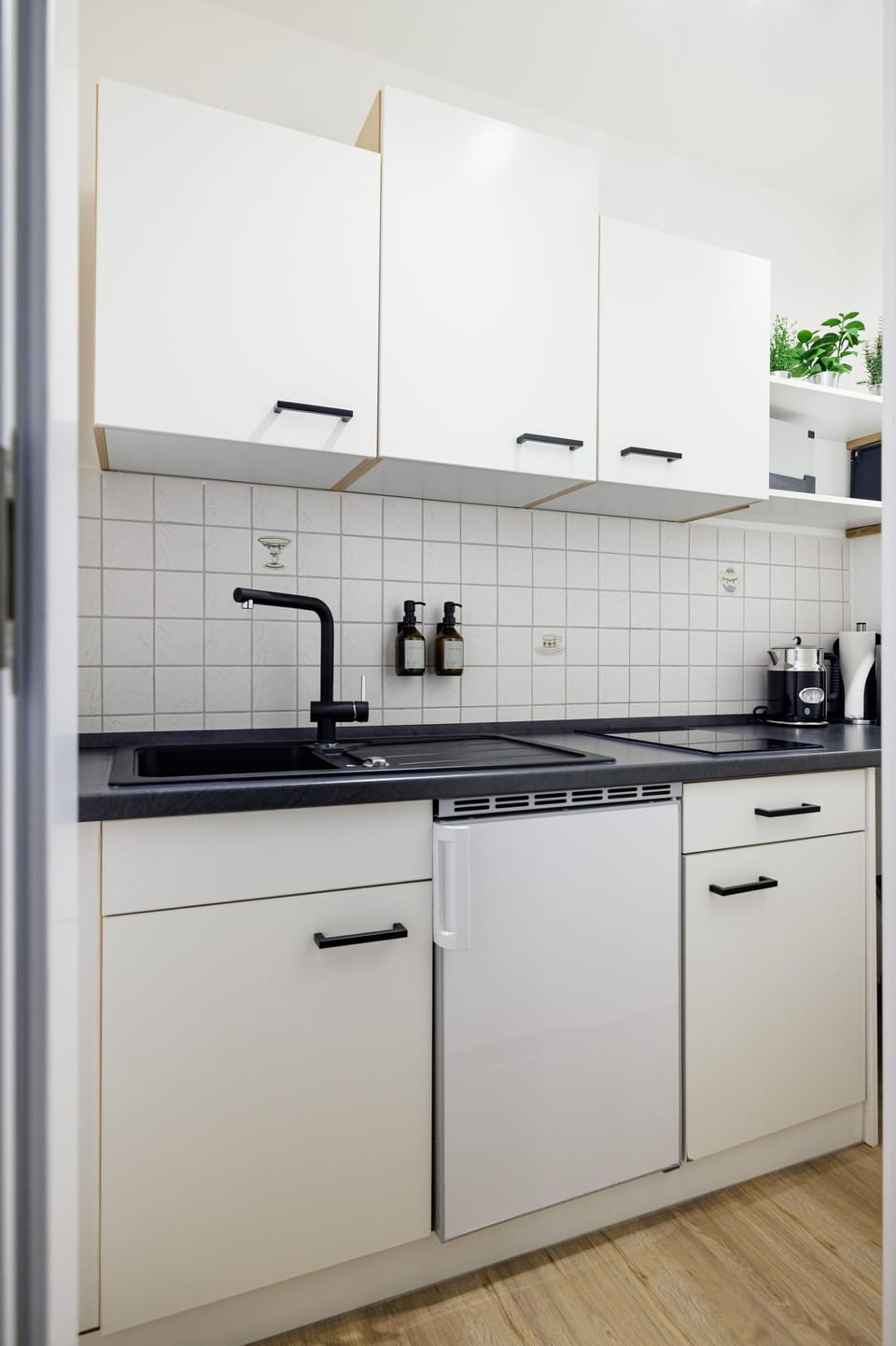 Standard Condo, 1 Bedroom, Kitchenette, Ground Floor | Hypo-allergenic bedding, individually decorated, individually furnished