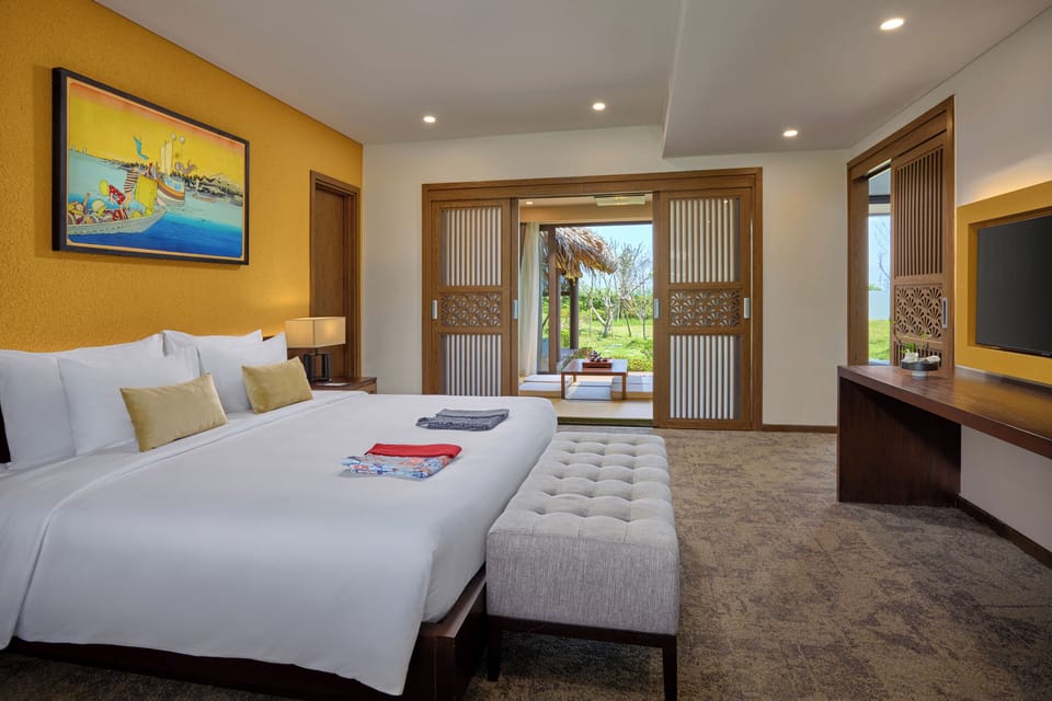 Minibar, in-room safe, desk, blackout drapes