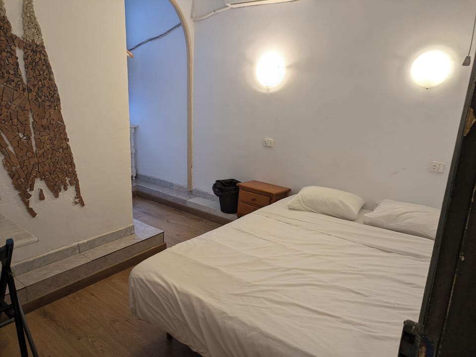 Traditional Double Room, Private Bathroom | Desk, WiFi (free), bed sheets