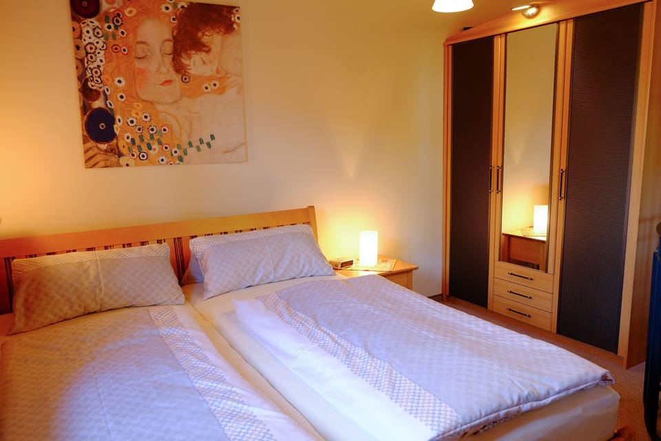 Ferienwohnung Rösslstube , Terr., Küche, 1 Schlaf- u. 1 Wohnz., Wlan, max 3 P Apartment in Ruhpolding