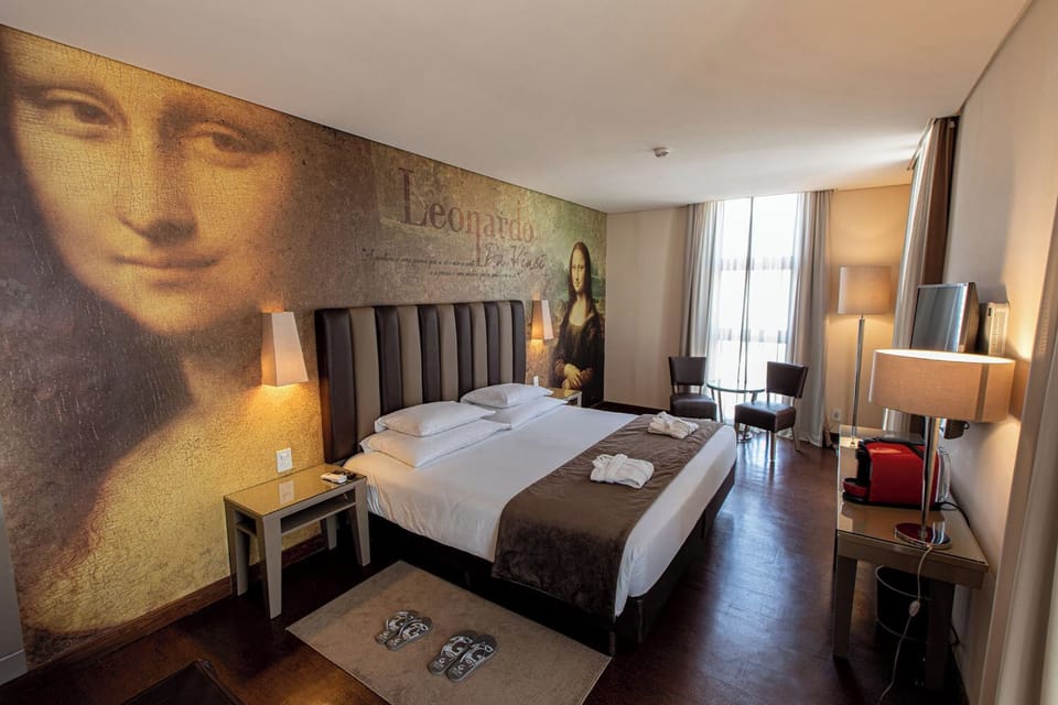 Egyptian cotton sheets, premium bedding, minibar, in-room safe