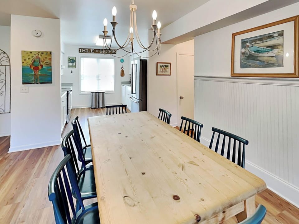 Dining & Kitchen