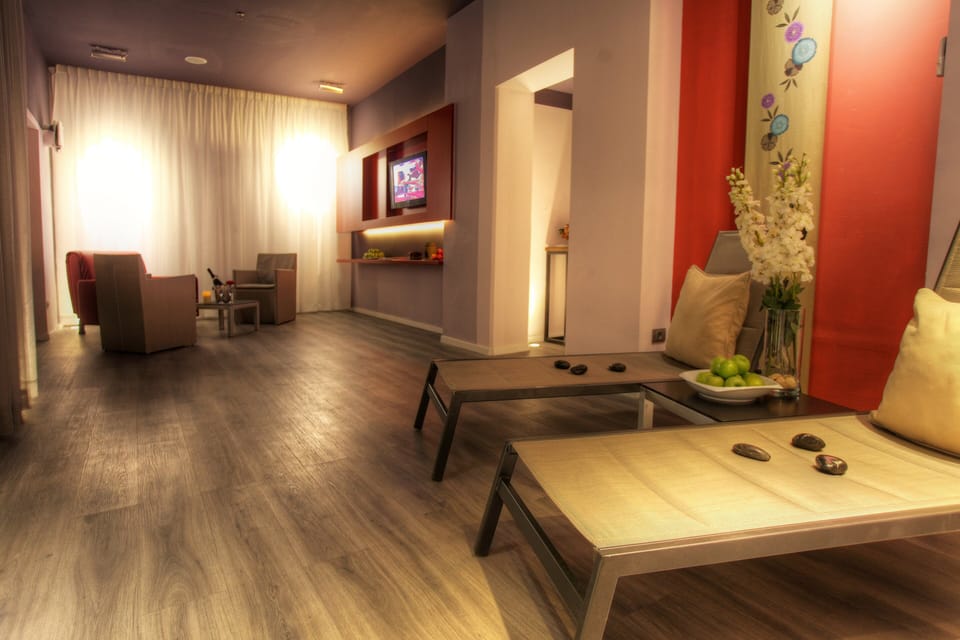 Sauna, body treatments, hot stone massages, deep-tissue massages