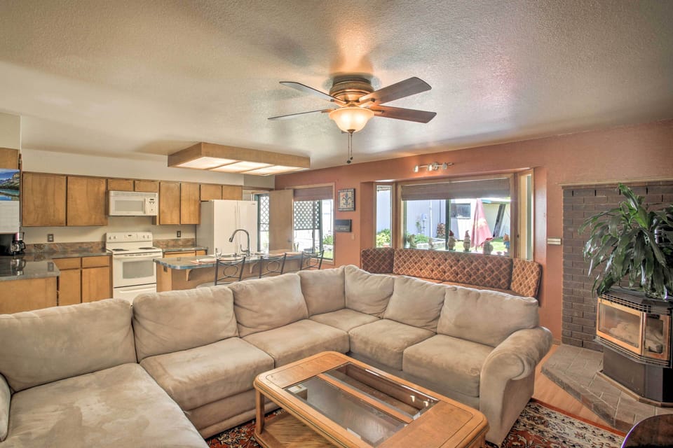 Living Room | Free WiFi | Smart TV | A/C | Single-Story Home