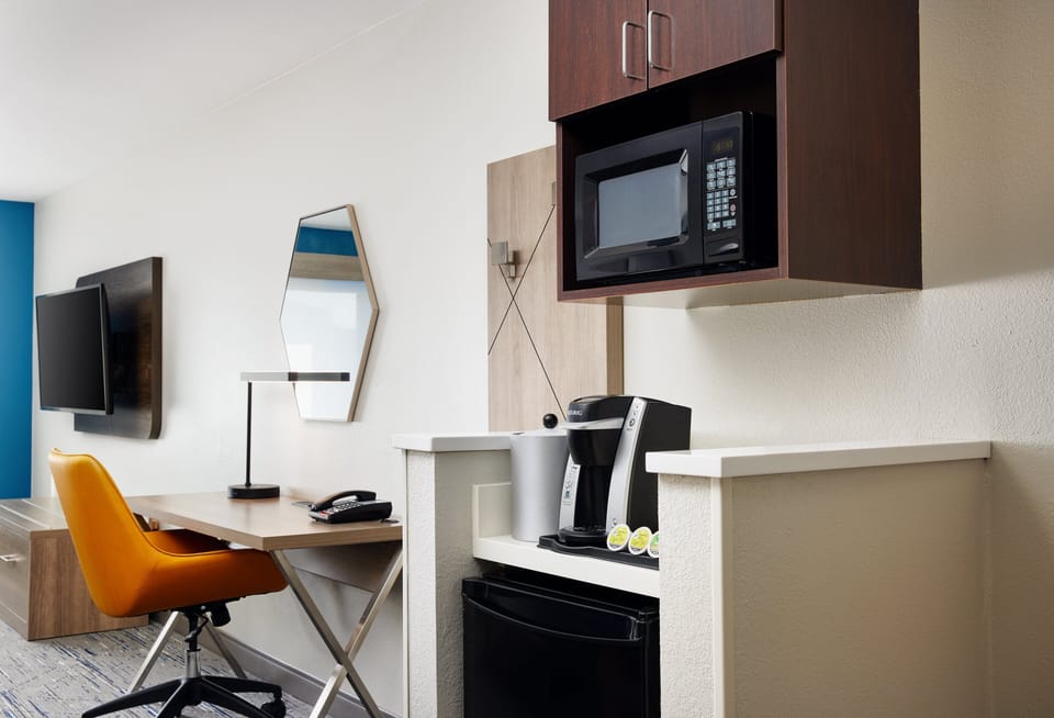 In-room safe, desk, soundproofing, iron/ironing board