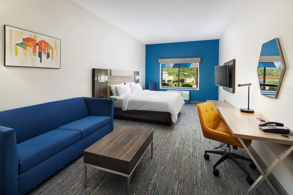 In-room safe, desk, soundproofing, iron/ironing board