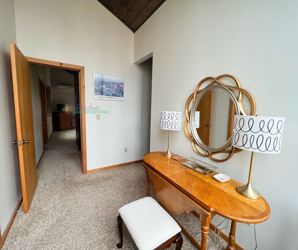 Dressing area off master bedroom. - Dressing area off master bedroom.