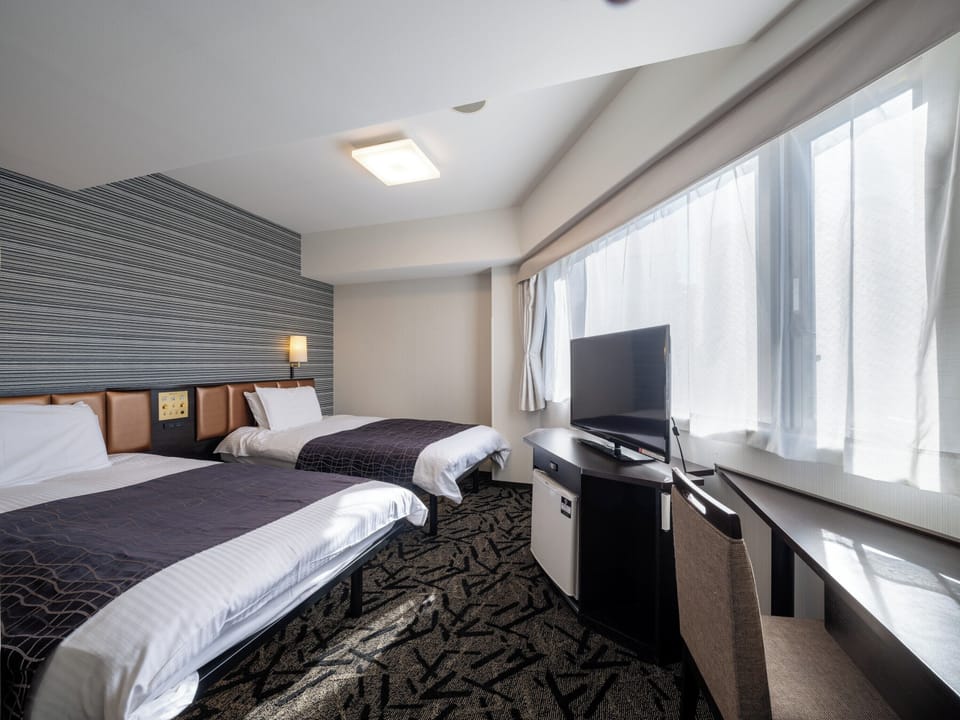 Twin Room, Non Smoking | Premium bedding, down comforters, desk, blackout drapes