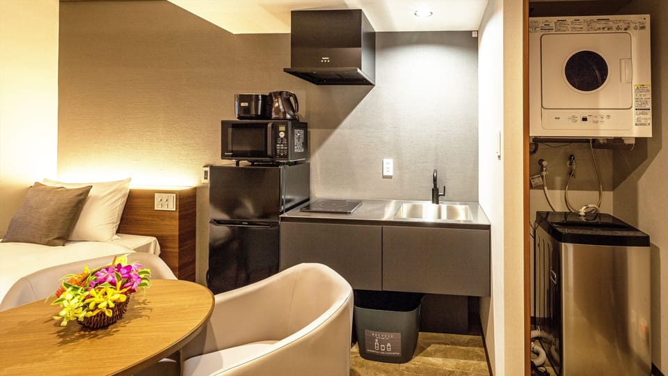 Deluxe Triple (Cash not accepted) | Private kitchen | Fridge, microwave, electric kettle