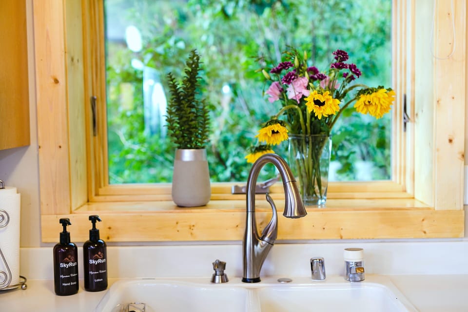 House, 4 Bedrooms | Bathroom sink