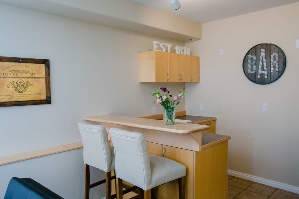 House, 4 Bedrooms | Private kitchen | Fridge, oven, coffee/tea maker, toaster