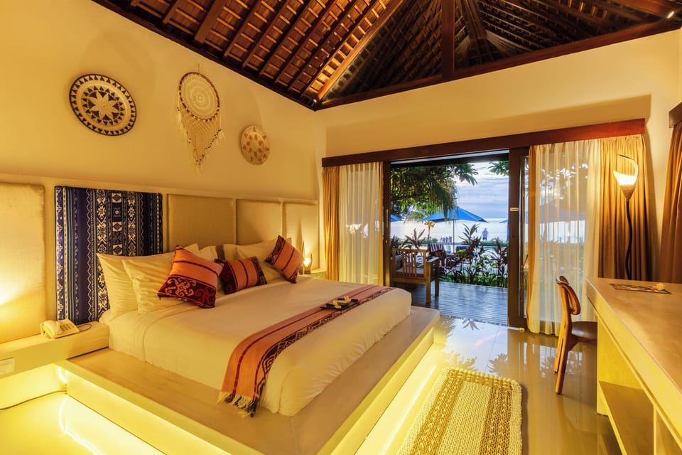 Deluxe Villa, 1 King Bed, Ocean View | Minibar, in-room safe, desk, iron/ironing board (on request)