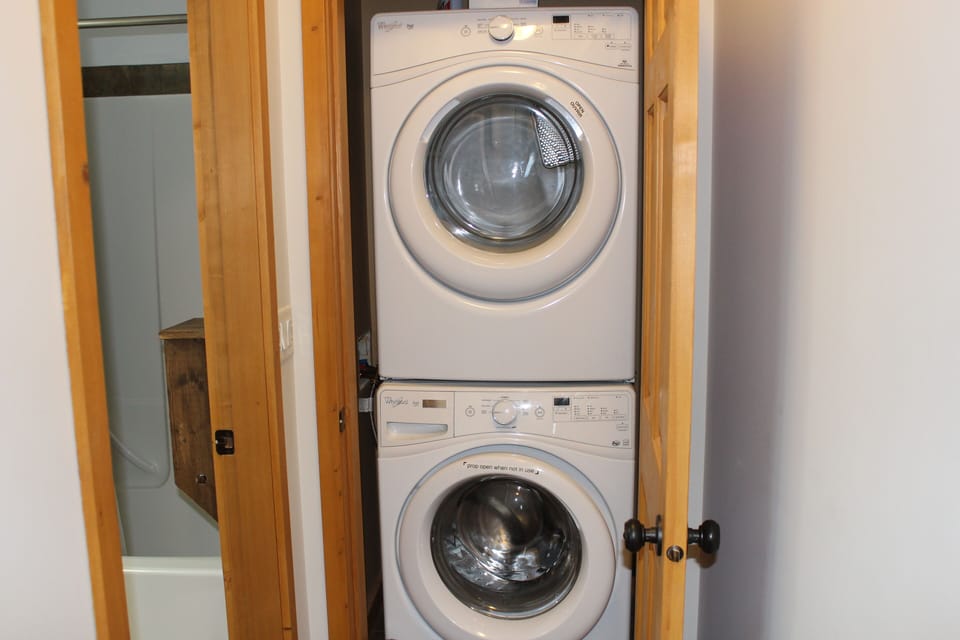 washer and dryer 2nd floor, laundry detergent, dryer sheets provided