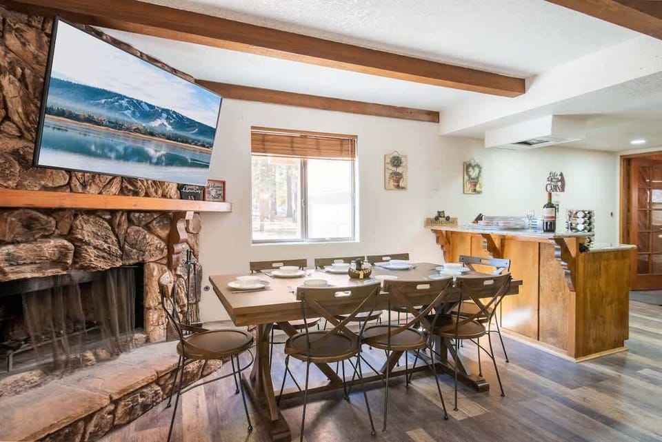 Dining table 