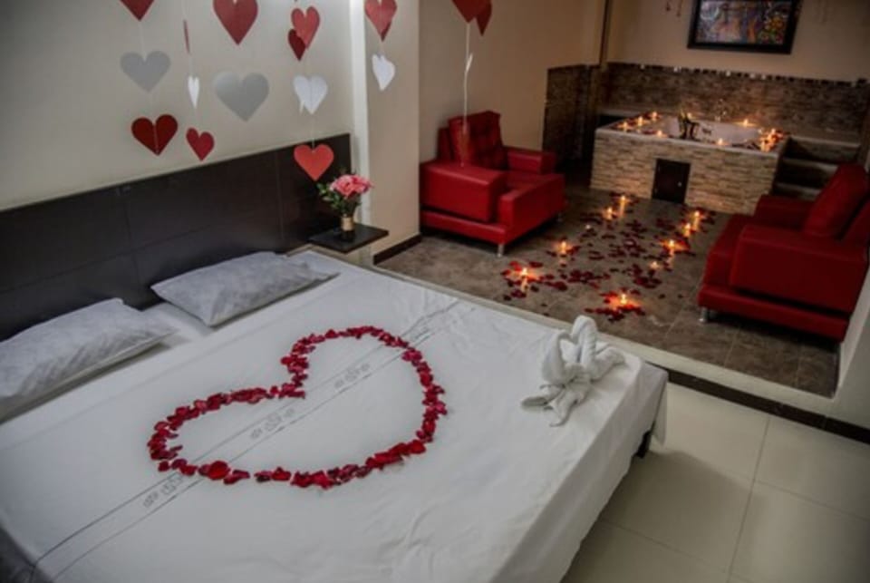 WiFi (free), bed sheets