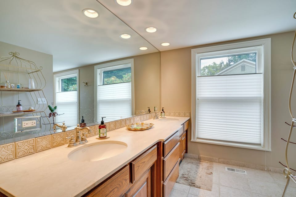 Full Bathroom