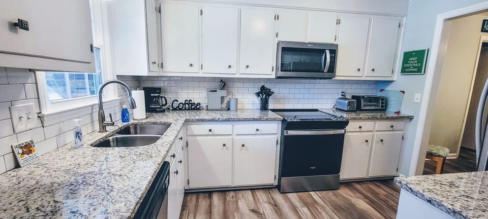 Can you really have "too many cooks in the kitchen"?