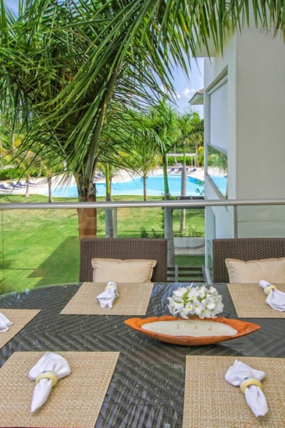 Spacious 3 BDR fully-equipped condo with pool and golf view (1742)