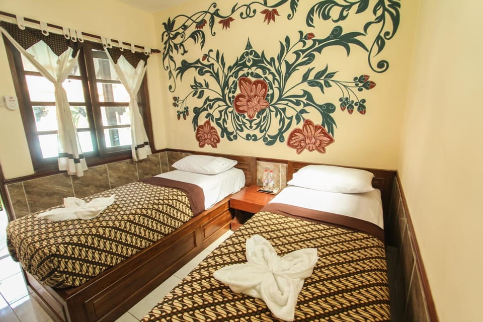 In-room safe, desk, free WiFi, bed sheets