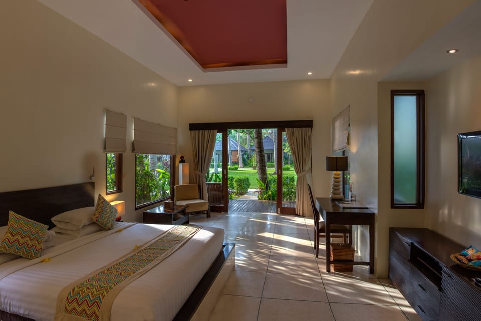 1 bedroom, hypo-allergenic bedding available, down comforters, minibar