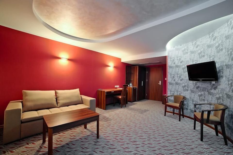 Standard Apartment | Living room | Flat-screen TV, foosball, table tennis