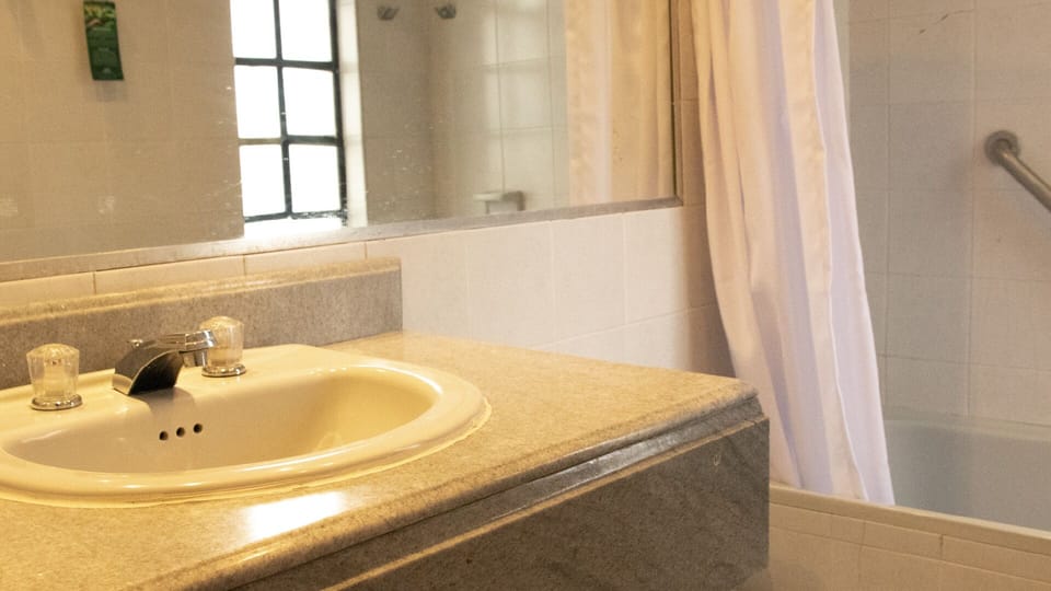 Quadruple Room | Bathroom | Towels