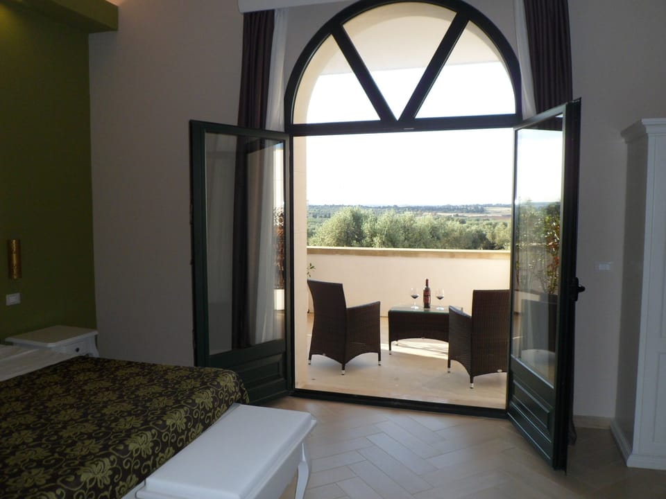 Premium bedding, minibar, in-room safe, individually furnished