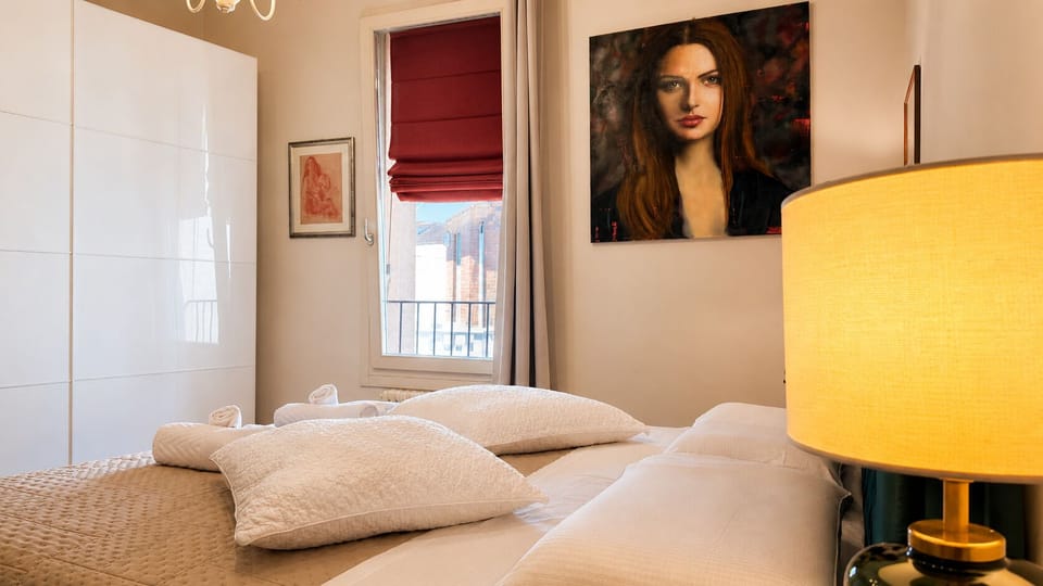 Deluxe Triple Room, 1 Bedroom | 1 bedroom, premium bedding, minibar, individually furnished