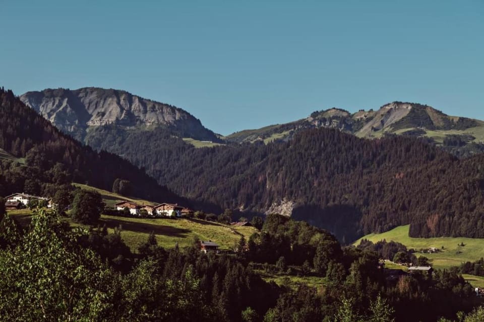 Region [summer] (>5 km)