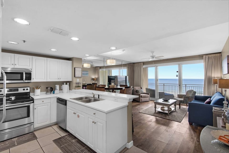 Kitchen to living room