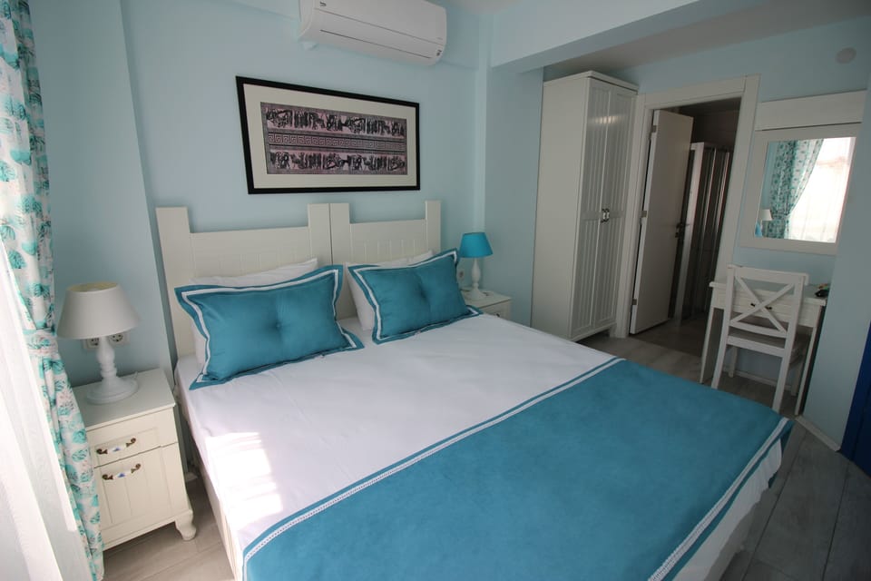 Standard Double Room | Premium bedding, laptop workspace, free WiFi, bed sheets