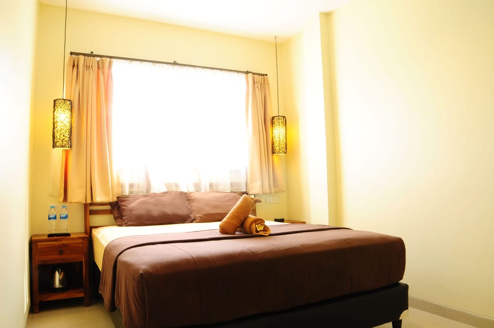 Deluxe Double Room, 1 Queen Bed | Minibar, in-room safe, desk, soundproofing