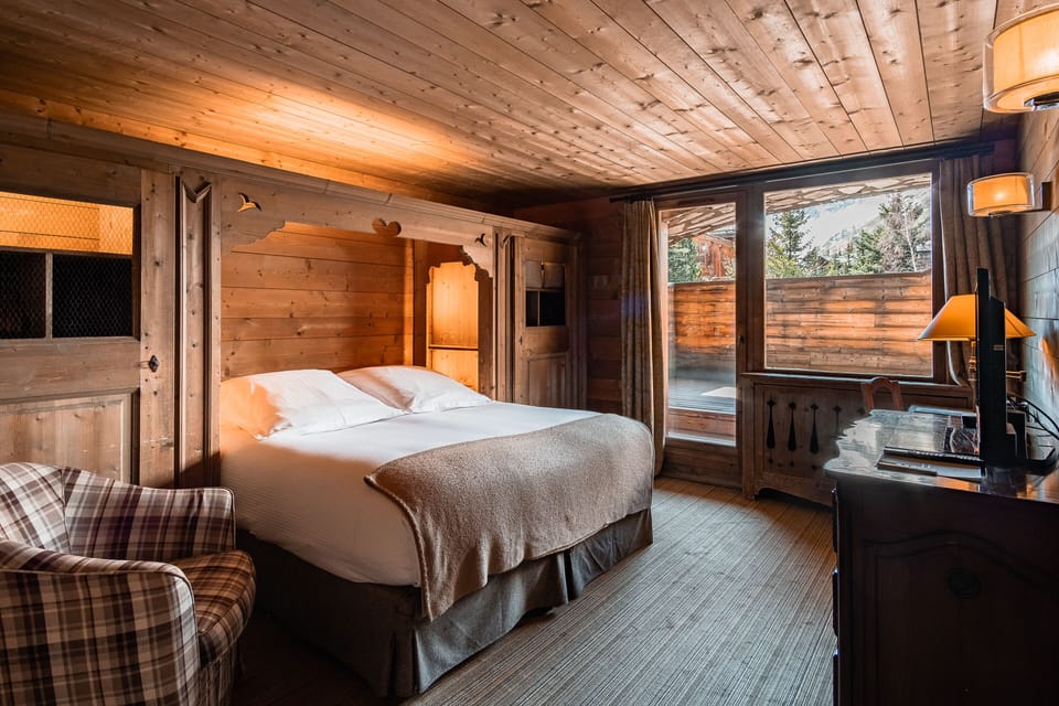 Family Suite, 2 Bedrooms, Mountain View | Minibar, in-room safe, individually decorated, individually furnished