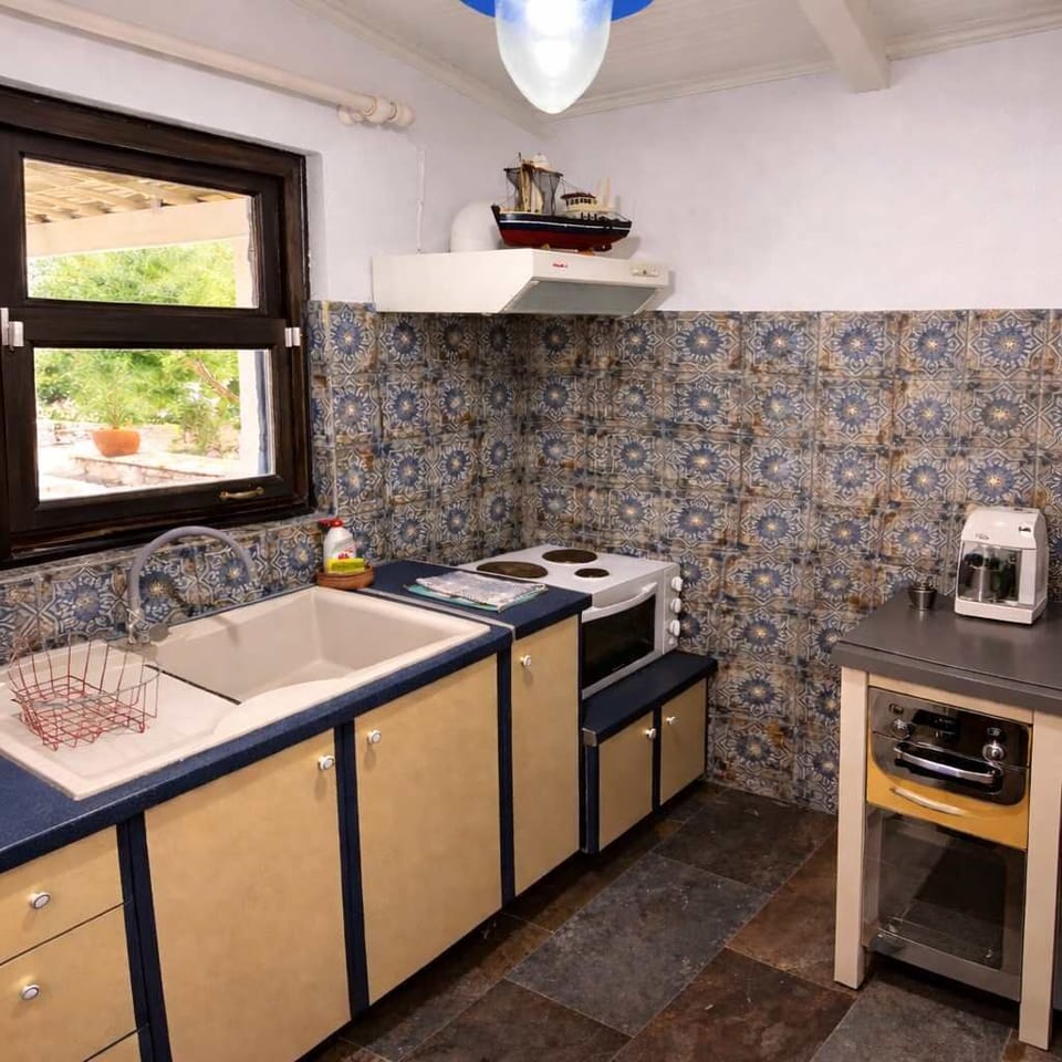Kitchen area where you can prepare meals during your stay 