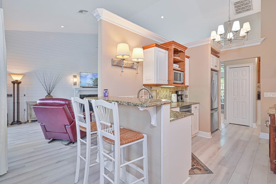 Blue Bay new - Fully equipped kitchen with breakfast bar