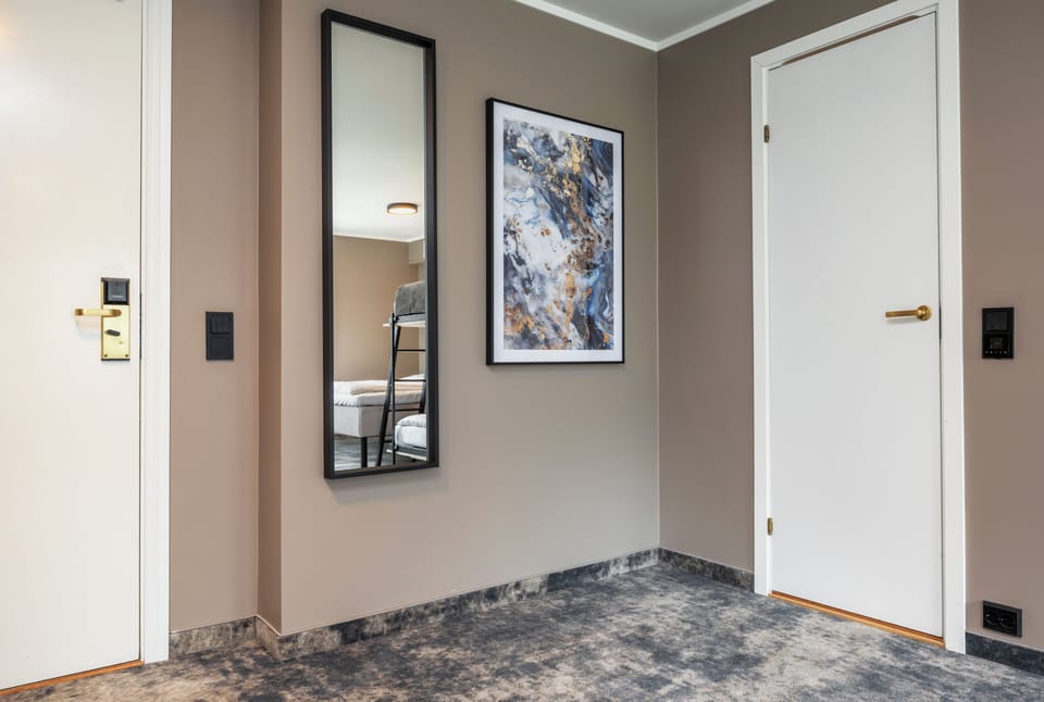 Desk, laptop workspace, free WiFi, bed sheets