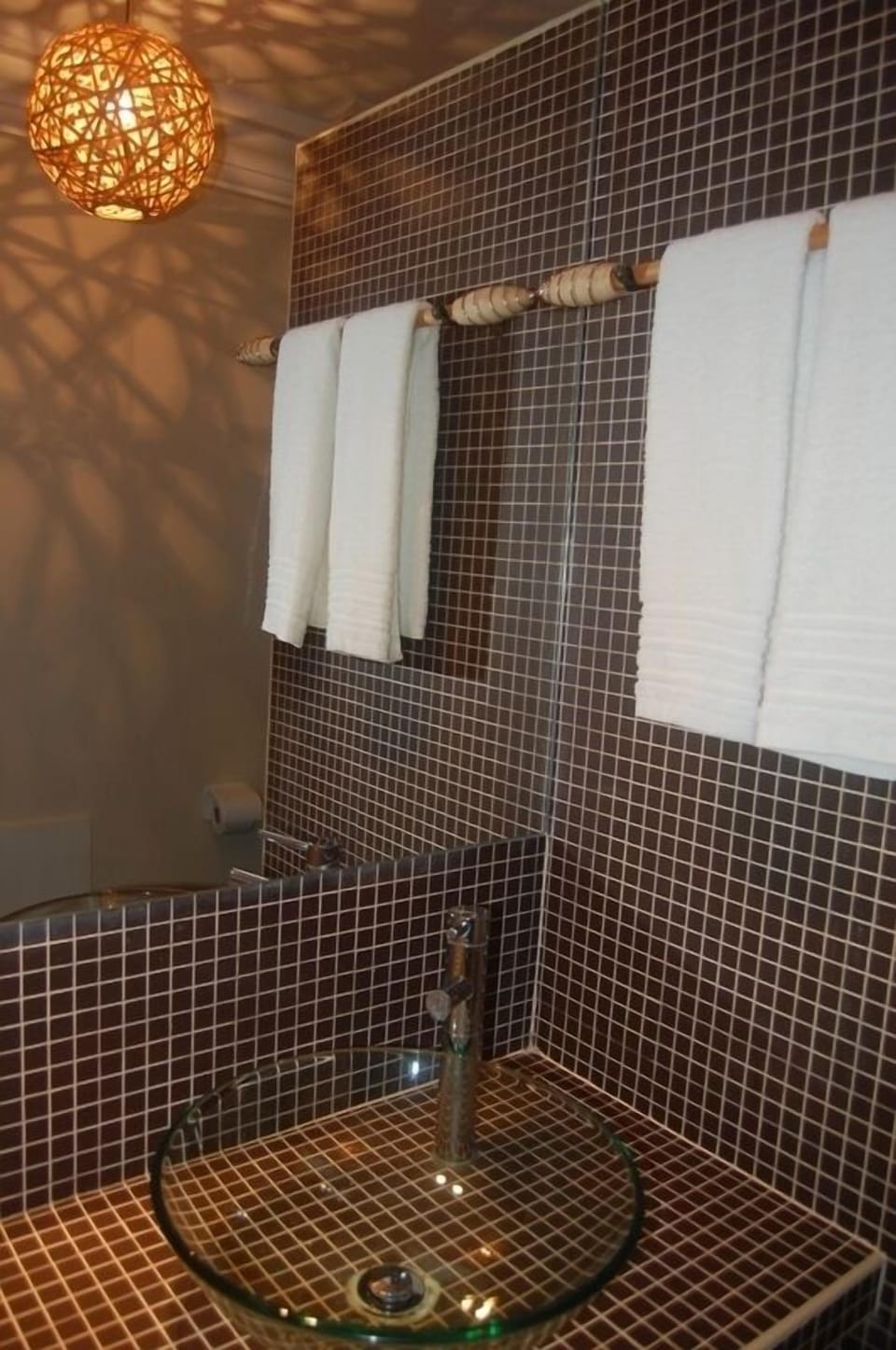 Deluxe Suite | Bathroom sink