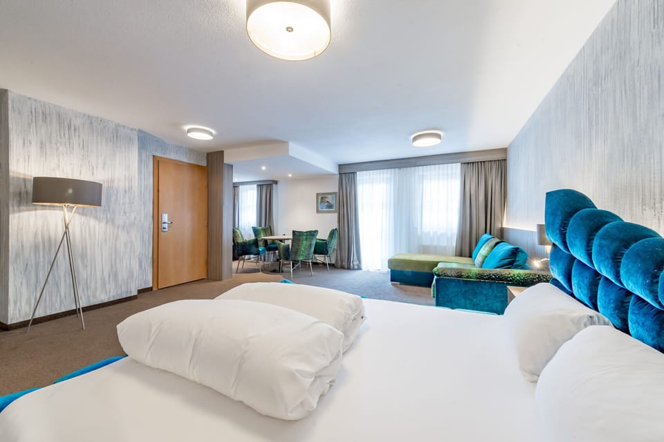 Superior Double Room, 1 Bedroom, Non Smoking | Hypo-allergenic bedding, in-room safe, cribs/infant beds, travel crib