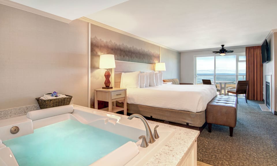 NW Partial Ocean View King Spa Non Pet | Jetted tub