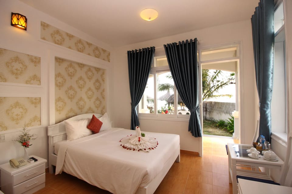 Minibar, in-room safe, blackout drapes, soundproofing