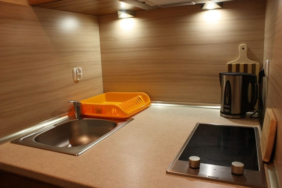 Standard Twin Room | Room service - dining