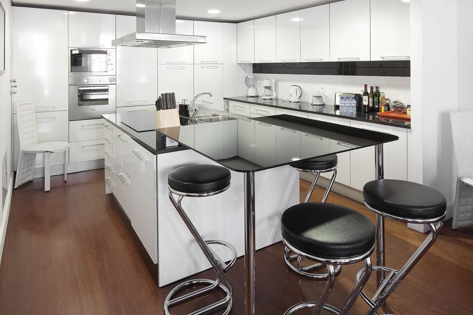 Superior Apartment, 3 Bedrooms | Private kitchen | Full-size fridge, microwave, oven, stovetop