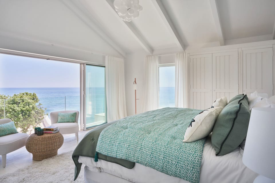 Premium bedding, in-room safe, desk, free WiFi