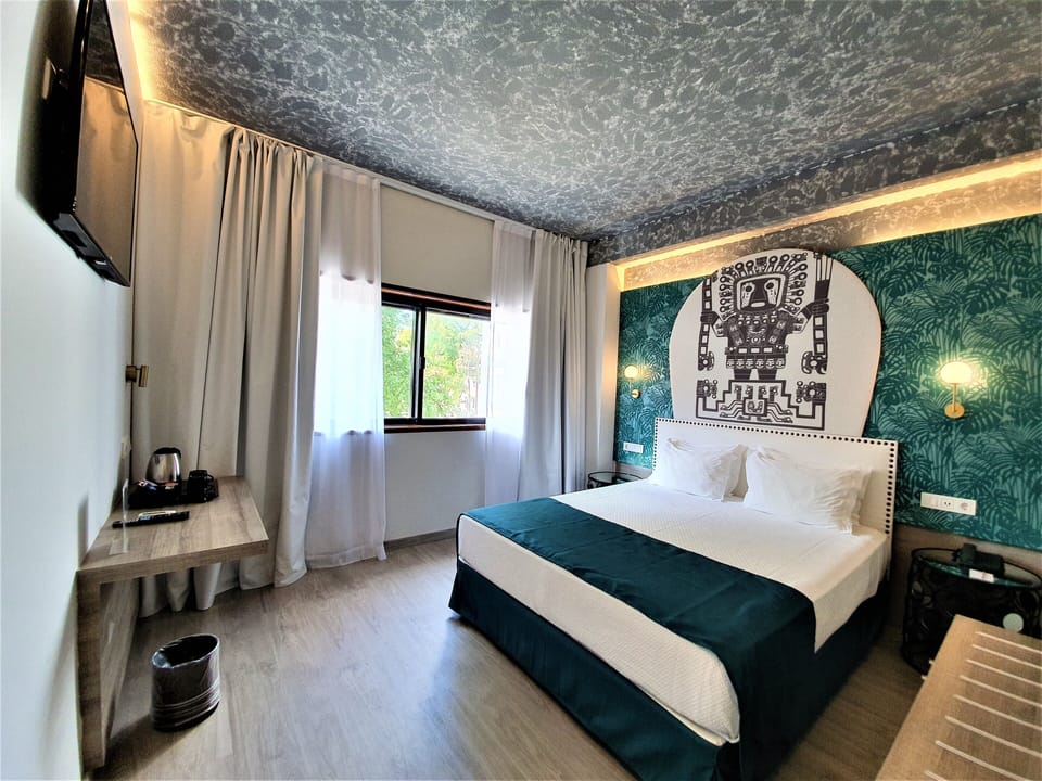 Minibar, in-room safe, desk, blackout drapes