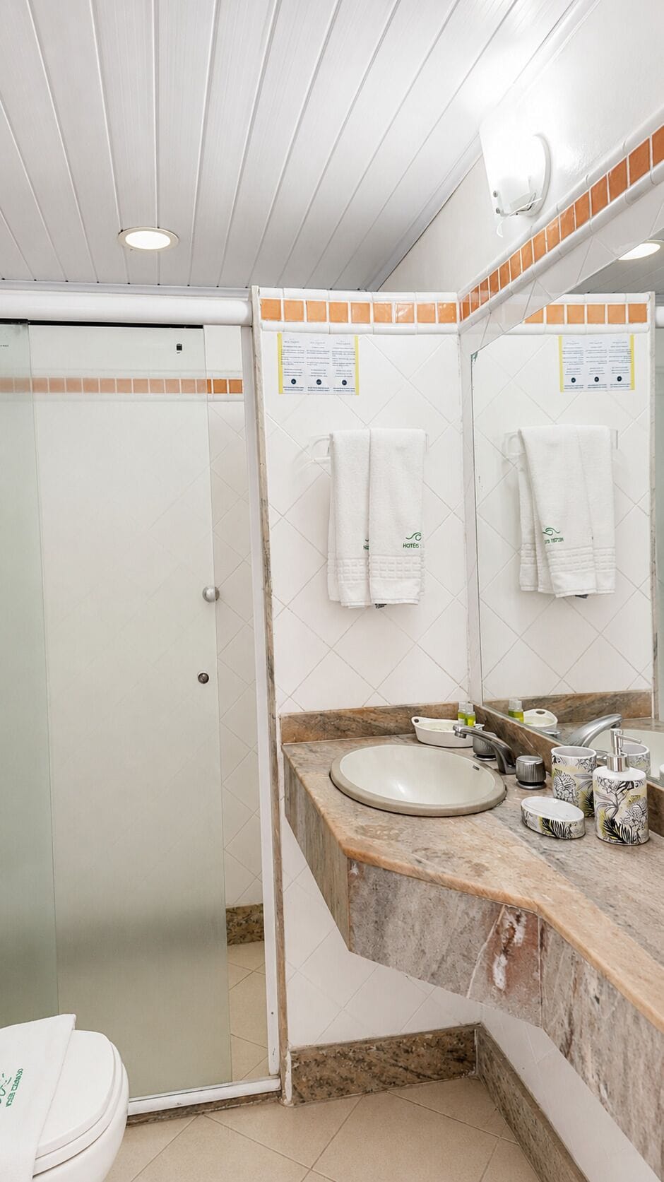 Standard Double Room | Bathroom | Shower, hair dryer, towels