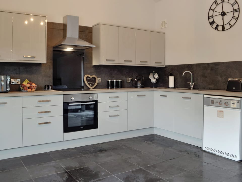Kitchen | Caffi Sali - Pentre Bach, Blaenpennal, Aberystwyth