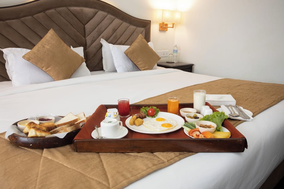 Executive Double Room | Premium bedding, minibar, in-room safe, desk