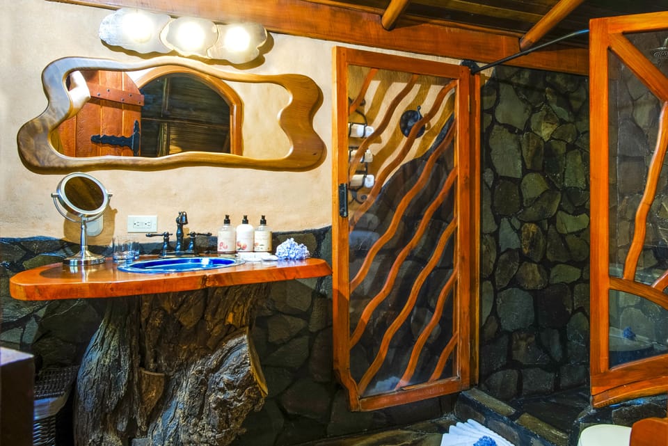 Monarch Villa | Bathroom | Separate tub and shower, jetted tub, rainfall showerhead