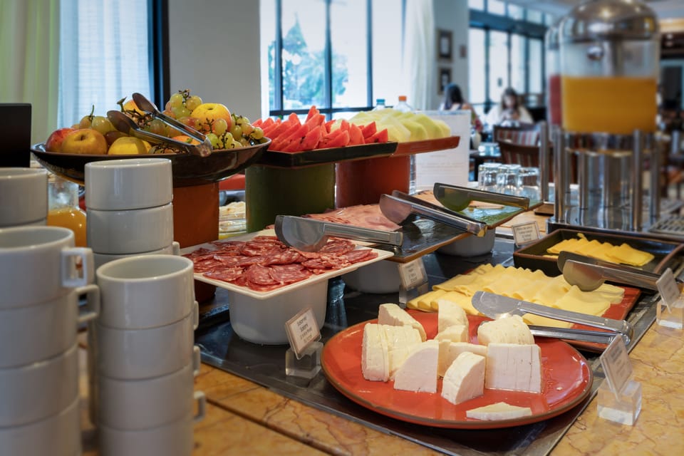 Daily buffet breakfast for a fee